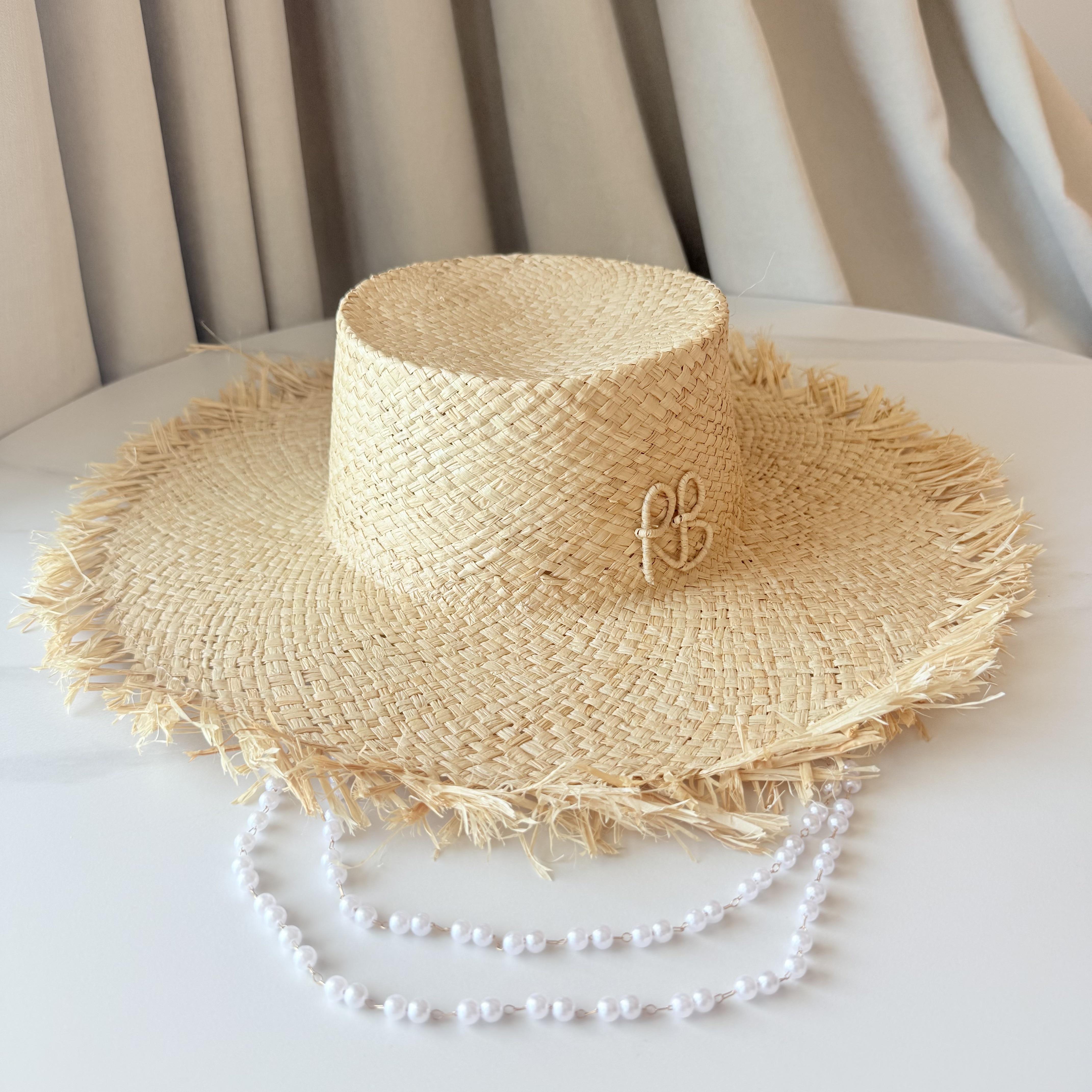 Classic Summer Raffia Straw Hat Lady Beach Panama Wide Brim Sun Hat Vacation Chain Pearl Jazz Handmade Designer Fascinator Hat 54-58cm
Classic Summer Raffia Straw Hat Lady Beach Panama Wide Brim Sun Hat Vacation Chain Pearl Jazz Handmade Designer Fascinator Hat 54-58cm