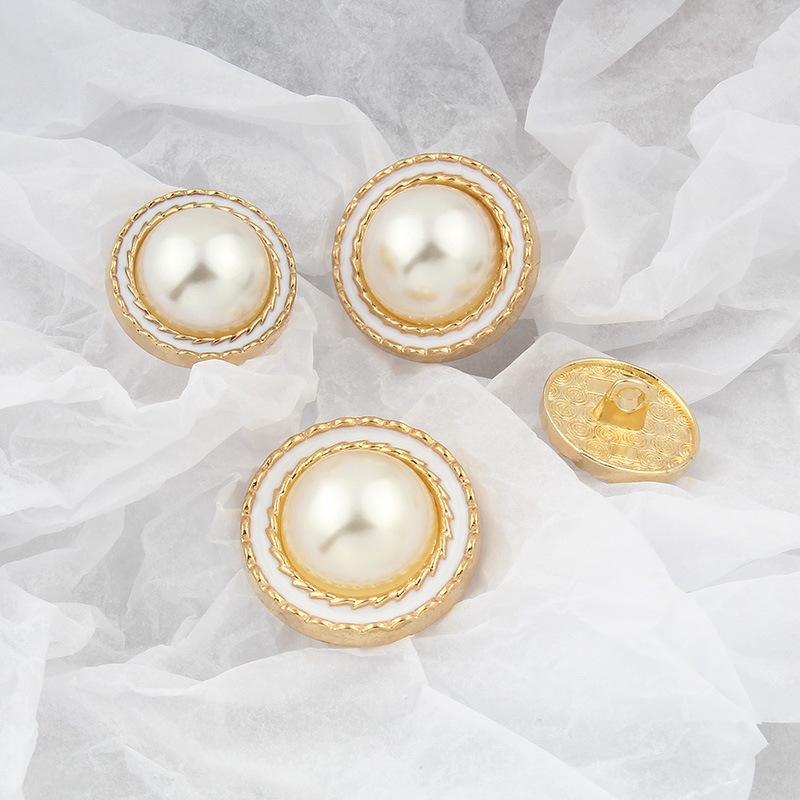 10pcs 15/20/25mm Fashion Blouse Pearl Buttons Embellishments for Clothing Luxury CC Buttons for Clothing Women Shirt Coat Button 15MM білий
10pcs 15/20/25mm Fashion Blouse Pearl Buttons Embellishments for Clothing Luxury CC Buttons for Clothing Women Shirt Coat Button 15MM білий