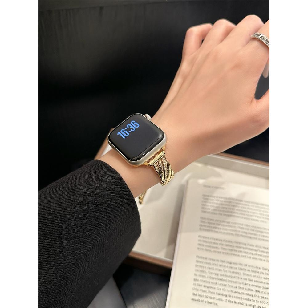 Diagonal Brushed Metal Bracelet Strap Luxury Wristband for Apple Watch 38/40/41/44/45/46/49mm, Compatible with iWatch Series 11 10 9 8 7 SE Ultra 42/44/45/46/49 золотий
Diagonal Brushed Metal Bracelet Strap Luxury Wristband for Apple Watch 38/40/41/44/45/46/49mm, Compatible with iWatch Series 11 10 9 8 7 SE Ultra 42/44/45/46/49 золотий