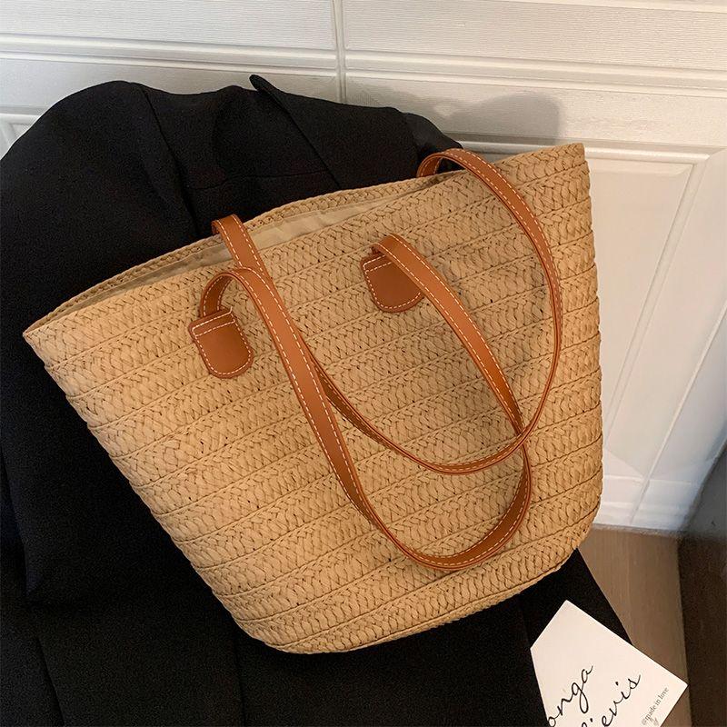 2025 New Large Capacity Straw Handbag Women Niche Holiday Style Beach Straw Bag Woven Shoulder Tote Bag Khaki
2025 New Large Capacity Straw Handbag Women Niche Holiday Style Beach Straw Bag Woven Shoulder Tote Bag Khaki