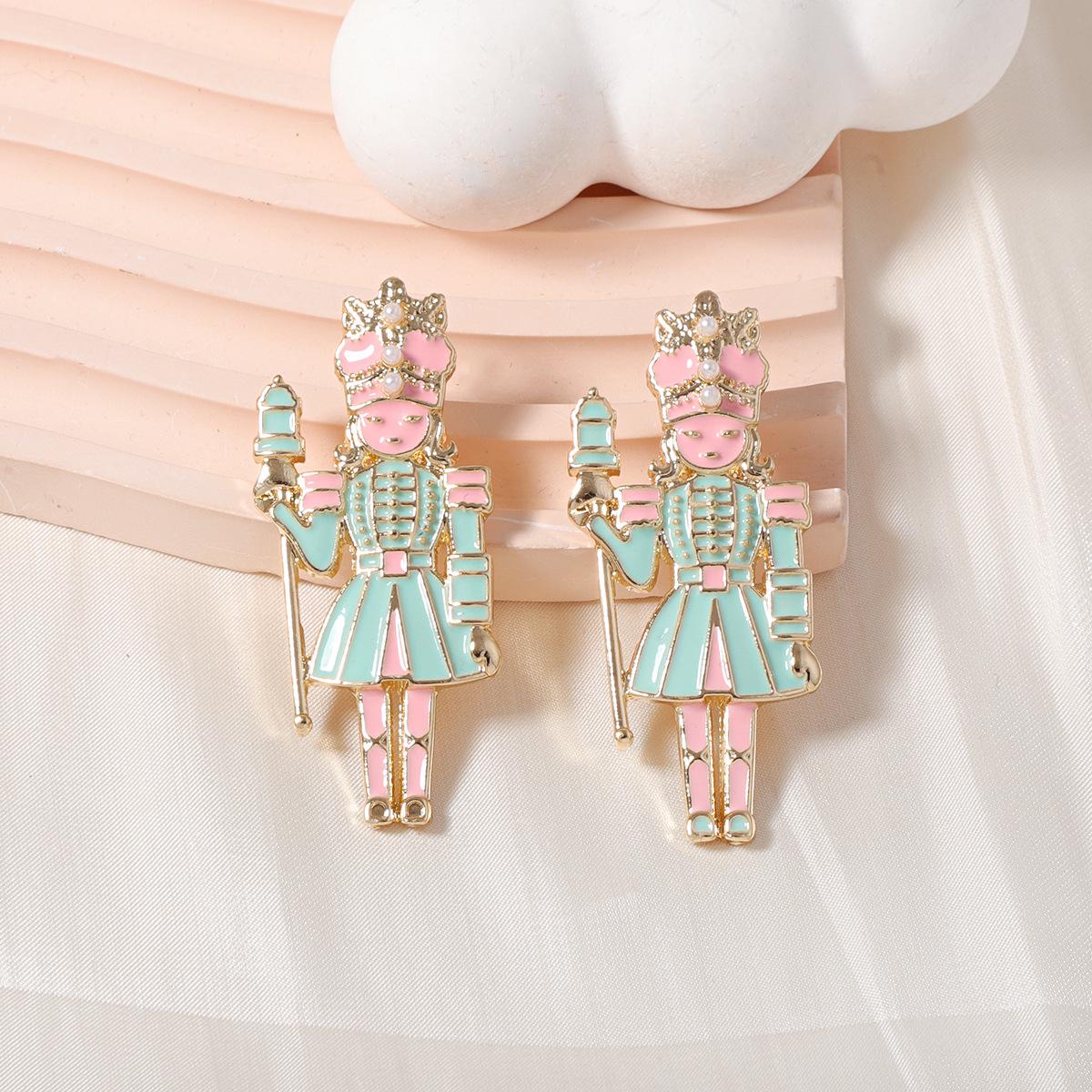 European & American Creative Christmas Zircon Inlaid Cartoon Cute King & Queen Fashion Women s Stud Earrings
European & American Creative Christmas Zircon Inlaid Cartoon Cute King & Queen Fashion Women s Stud Earrings
