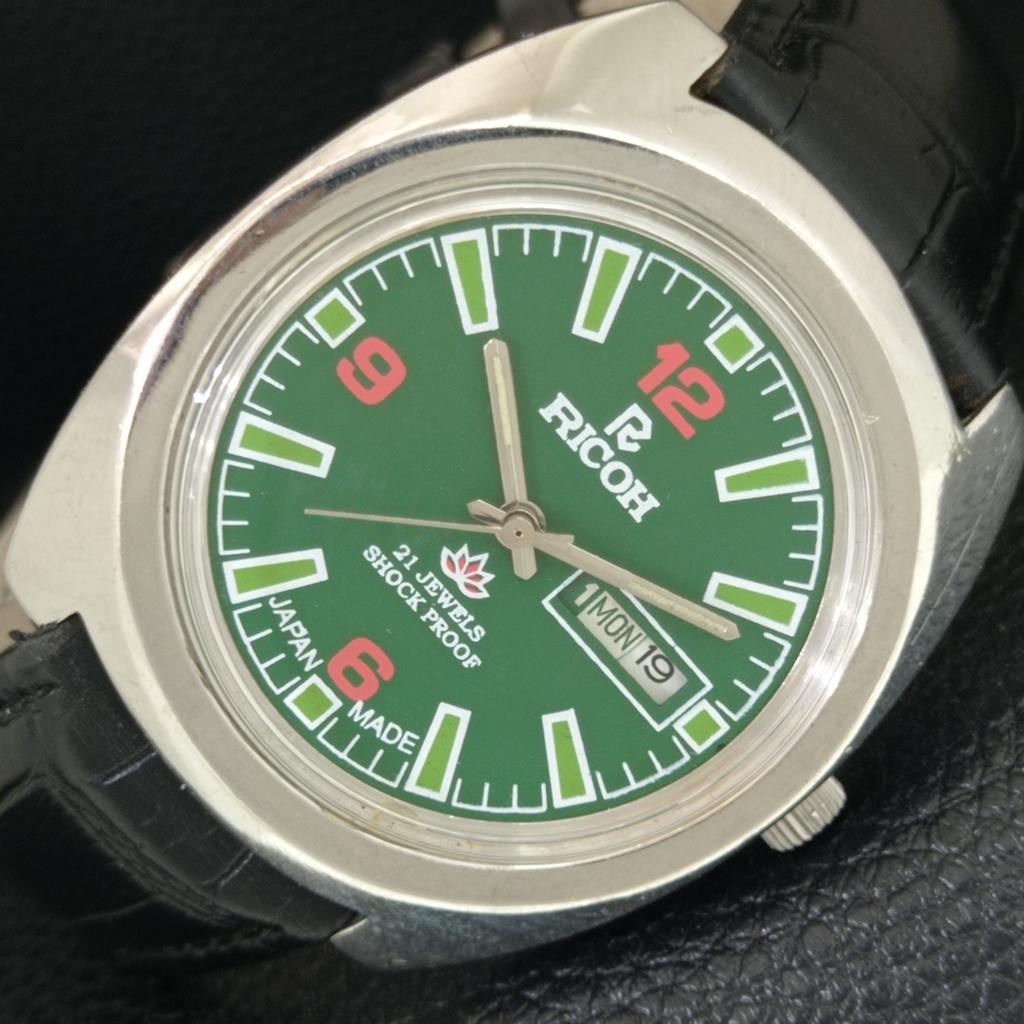AUTOMATIC VINTAGE RICOH R31 JAPAN MENS GREEN COLOR DIAL WATCH a707741-1
AUTOMATIC VINTAGE RICOH R31 JAPAN MENS GREEN COLOR DIAL WATCH a707741-1