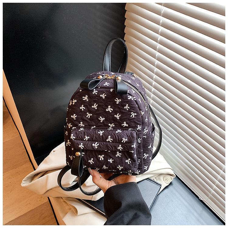 2025 Youth Small Fresh Backpack Travel Bag Middle and High School Student Bag Trend Women s Backpack Literature and Art
2025 Youth Small Fresh Backpack Travel Bag Middle and High School Student Bag Trend Women s Backpack Literature and Art