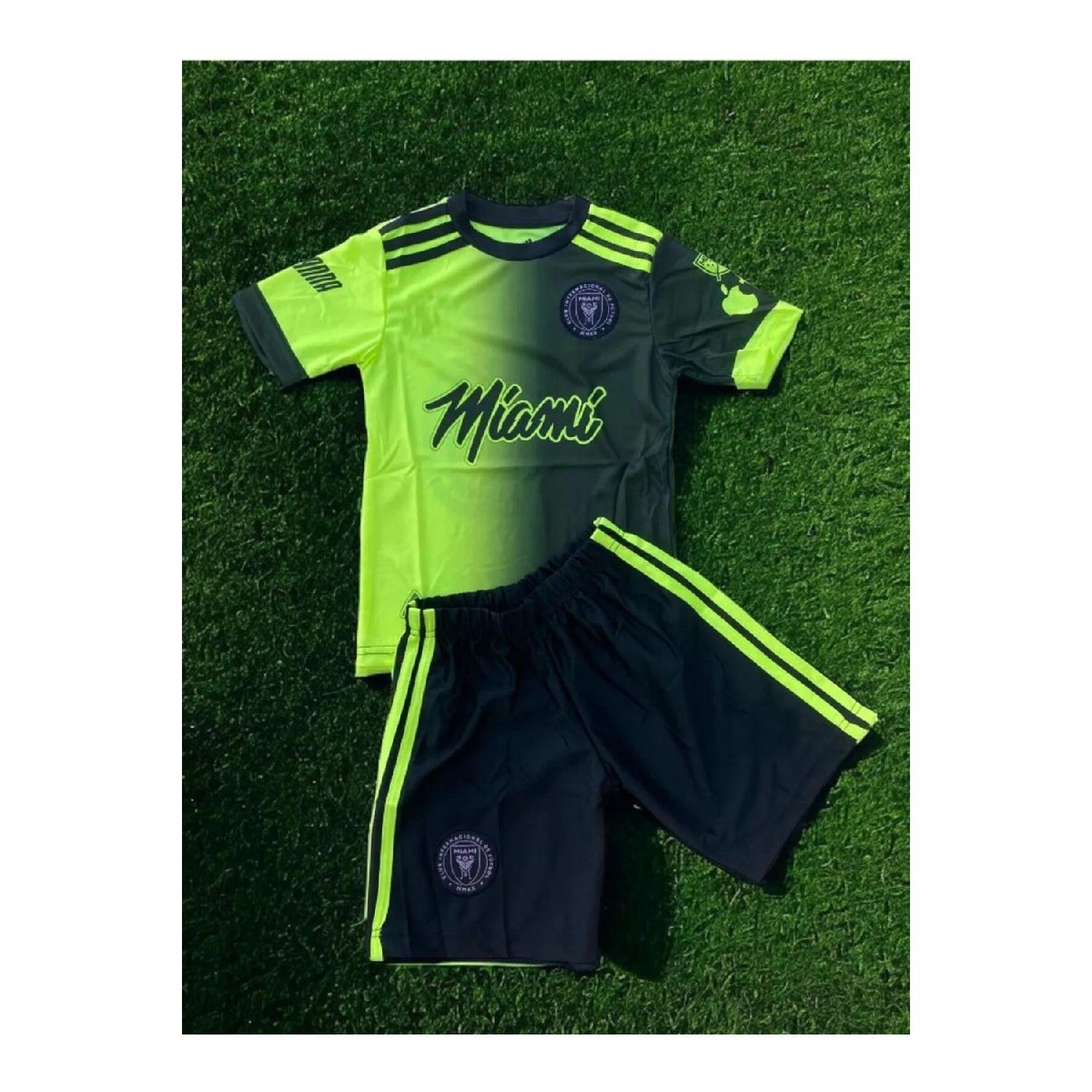 Mega Inter Miami Messi 10 Phosphor Green, сезон 2023/2024, комплект футбольных детских футболок из 2 FTB
Mega Inter Miami Messi 10 Phosphor Green, сезон 2023/2024, комплект футбольных детских футболок из 2 FTB