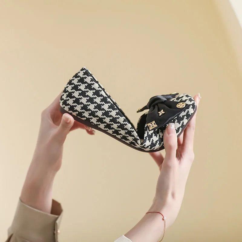Bow single shoes women s autumn and winter flat bottom 2024 new lazy shoes soft-soled Doudou shoes small fragrant women s shoes 35 чёрный
Bow single shoes women s autumn and winter flat bottom 2024 new lazy shoes soft-soled Doudou shoes small fragrant women s shoes 35 чёрный
