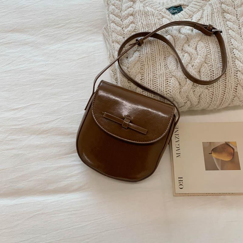 New Fashionable Retro Bow Crossbody Bag for Women New 2025 Trendy Small Shoulder Bag Versatile Popular Ladies Handbag PU Leather
New Fashionable Retro Bow Crossbody Bag for Women New 2025 Trendy Small Shoulder Bag Versatile Popular Ladies Handbag PU Leather