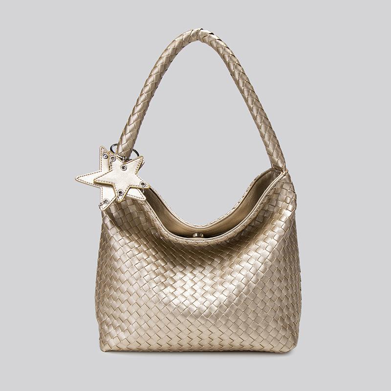 Niche woven bag bucket bag women s new fashion shoulder underarm bag exquisite hand carry small tote bag золотой
Niche woven bag bucket bag women s new fashion shoulder underarm bag exquisite hand carry small tote bag золотой