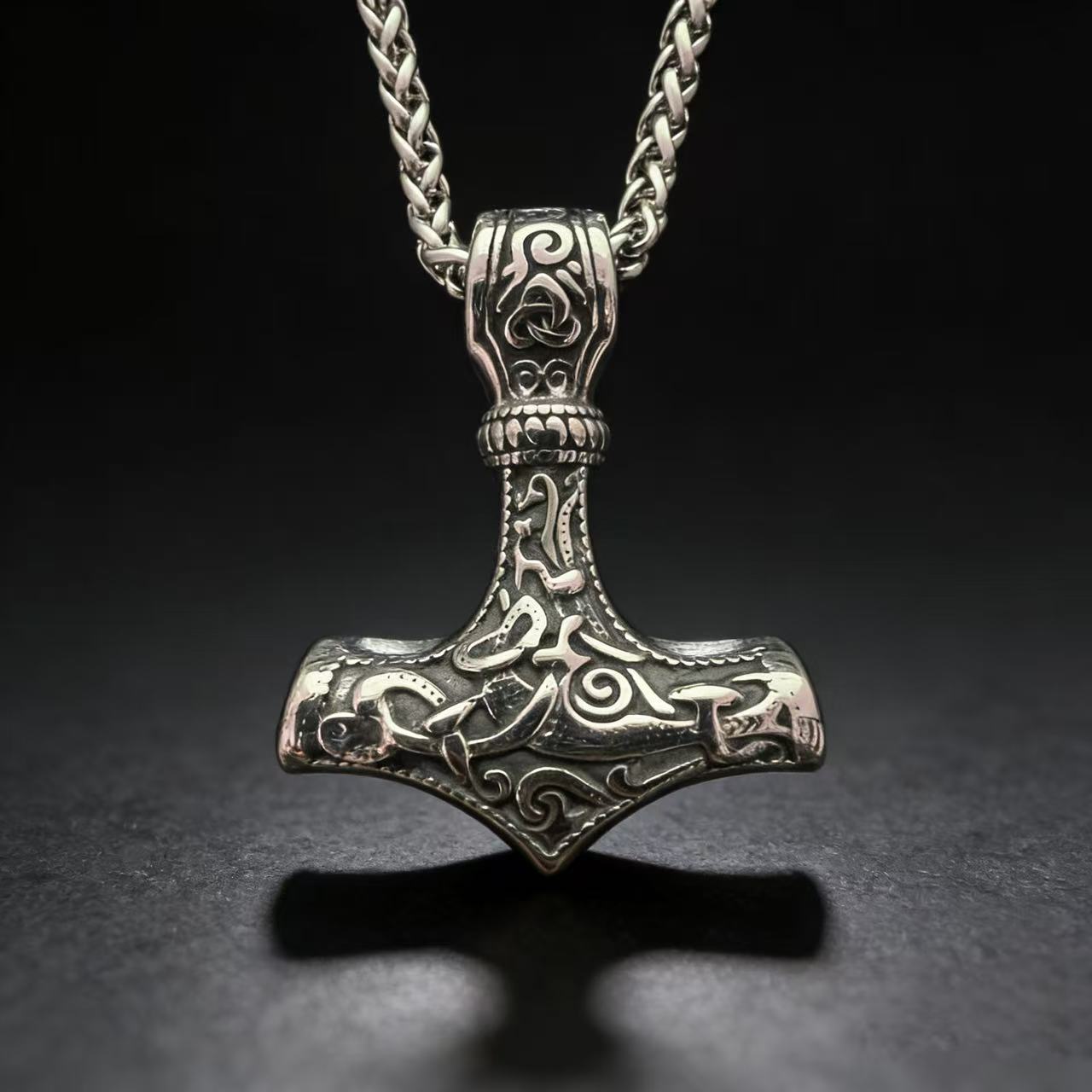 HNSP 316L Stainless Steel Thor Hammer Rune Pendant Chain Necklace For Men Nordic Odin Viking Accessories Gift Box 60cm
HNSP 316L Stainless Steel Thor Hammer Rune Pendant Chain Necklace For Men Nordic Odin Viking Accessories Gift Box 60cm