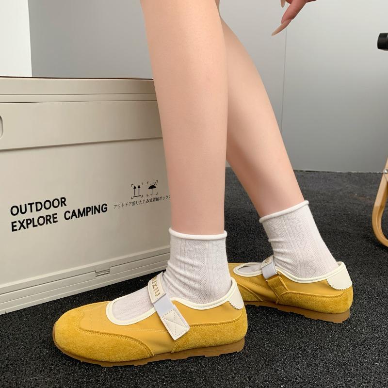 Балетки на мягкой подошве на липучке с мелким вырезом, женские летние новые, ретро Мэри Джейн на одном ремешке, женская обувь, тренд 40 жёлтый
Балетки на мягкой подошве на липучке с мелким вырезом, женские летние новые, ретро Мэри Джейн на одном ремешке, женская обувь, тренд 40 жёлтый