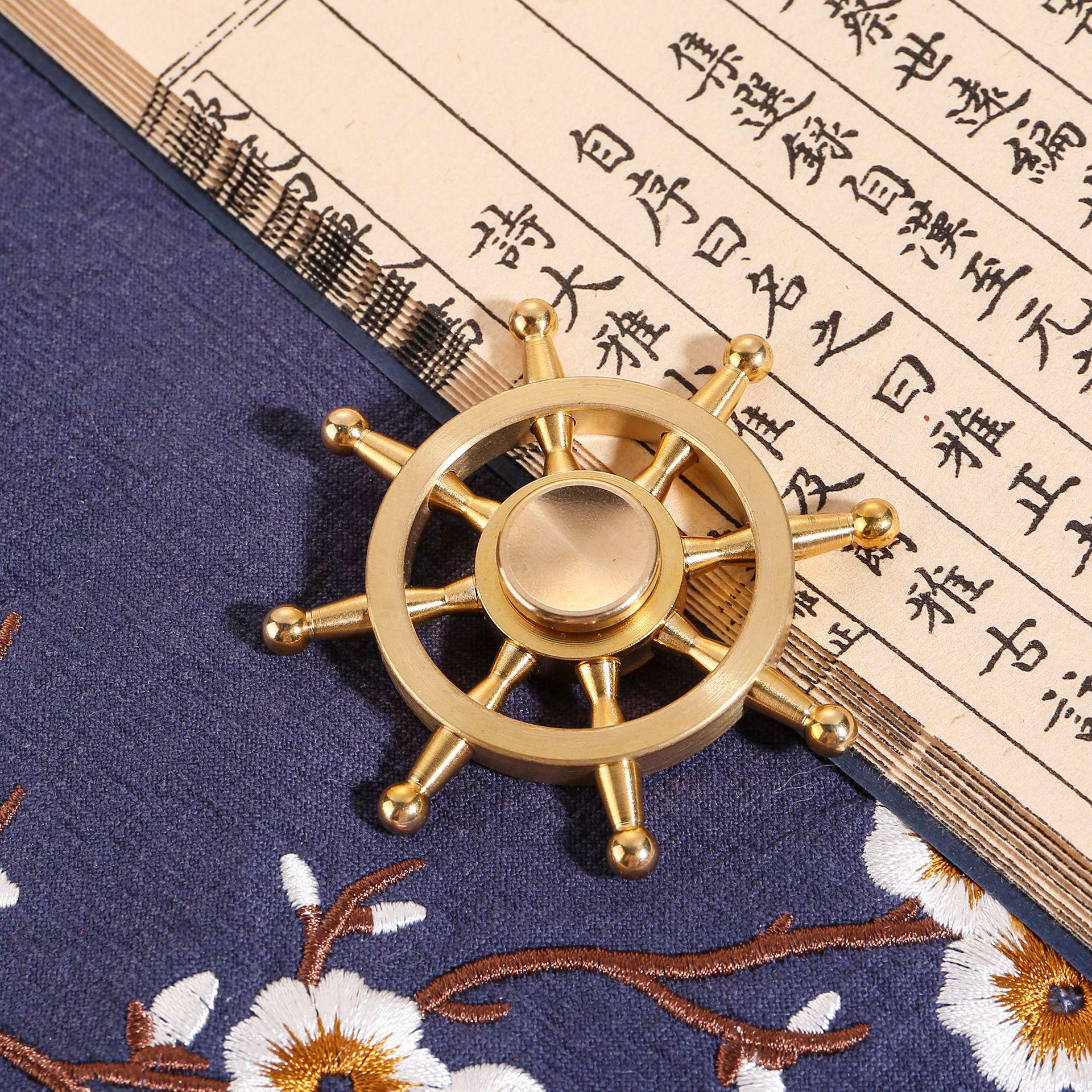 Латунный штурвал корабля-навигатора - Гироскоп-спиннер для рук и Декомпрессионная поделка
Латунный штурвал корабля-навигатора - Гироскоп-спиннер для рук и Декомпрессионная поделка