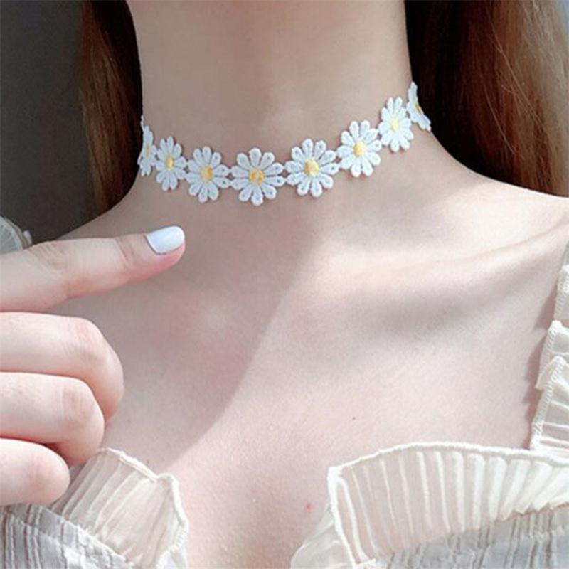 Sweet Flowers Lace Necklace Choker For Women Girls Good Quality Embroidery Fashion Romantic Design Accessory Jewelry
Sweet Flowers Lace Necklace Choker For Women Girls Good Quality Embroidery Fashion Romantic Design Accessory Jewelry