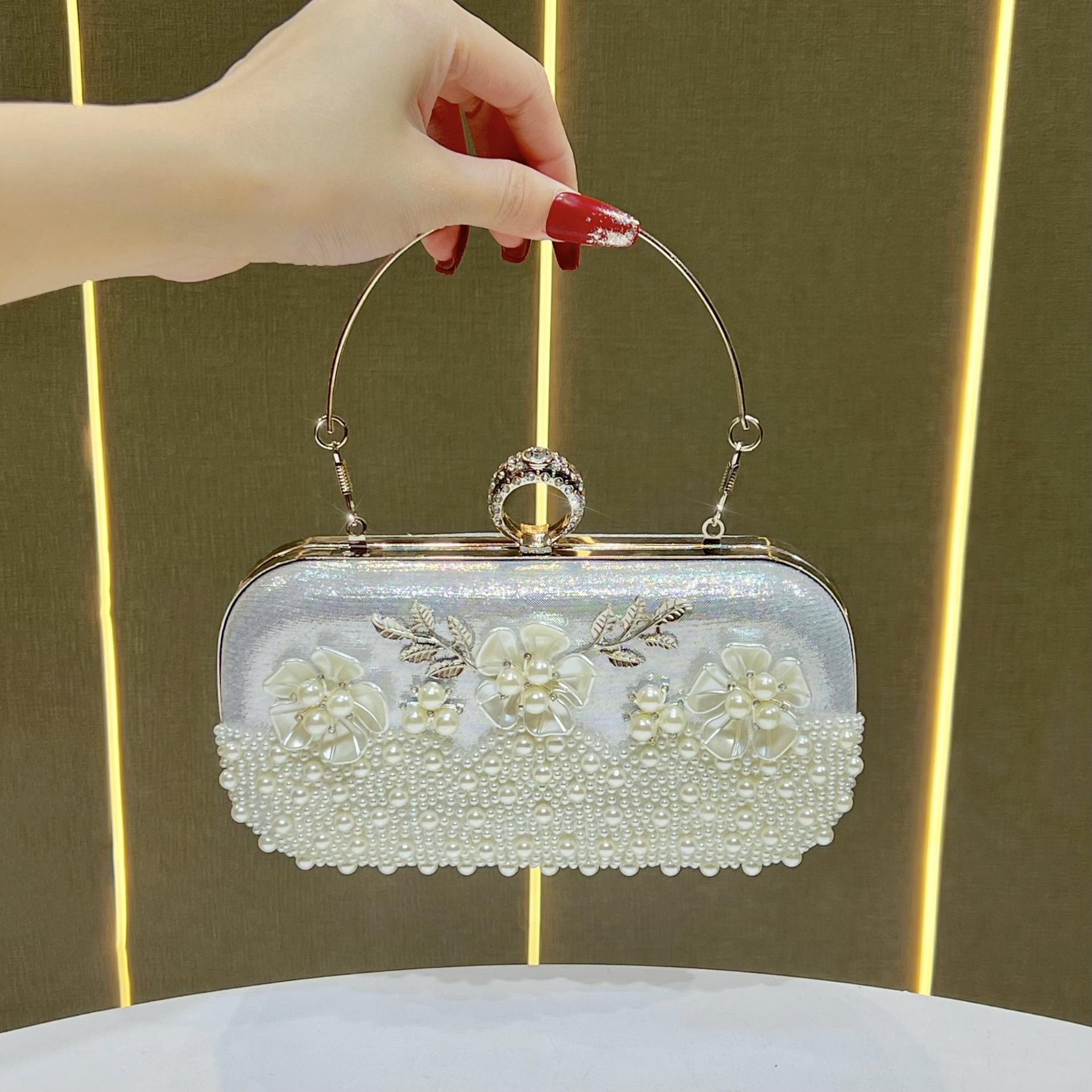Mini Silver Bag Women s 2026 Deluxe Handbag Crystal Wedding Handbag Suitable for Bridal Diamond Mobile Phone Shoulder Wallet
Mini Silver Bag Women s 2026 Deluxe Handbag Crystal Wedding Handbag Suitable for Bridal Diamond Mobile Phone Shoulder Wallet
