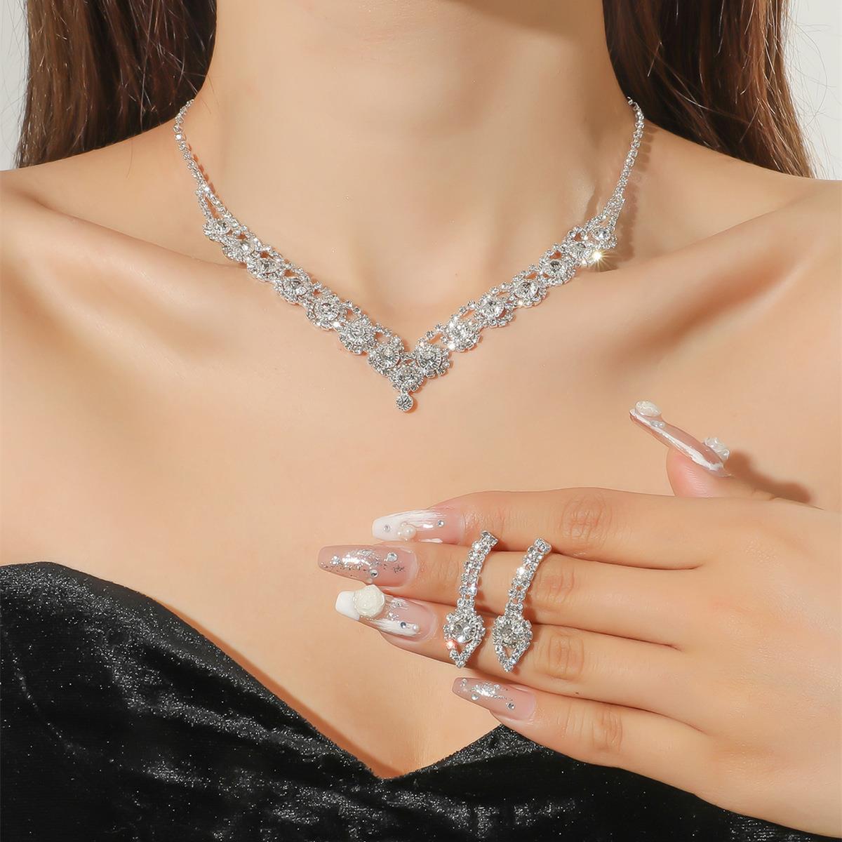 Luxury Bridal Zircon Flower Necklace & Earrings Set - Elegant Wedding Jewelry Accessories
Luxury Bridal Zircon Flower Necklace & Earrings Set - Elegant Wedding Jewelry Accessories