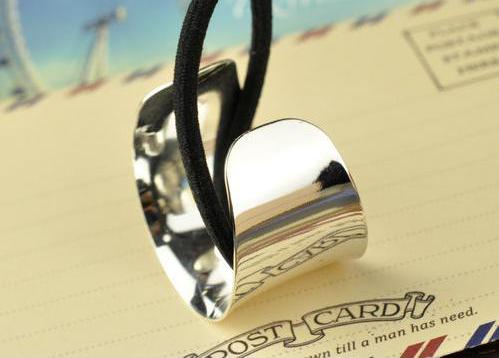 Fashion Personality Hair Circle Exquisite Small Retro Bright Surface Smooth Metal Hair Ring Punk Wild Hair Rope Hair Accessories мідний
Fashion Personality Hair Circle Exquisite Small Retro Bright Surface Smooth Metal Hair Ring Punk Wild Hair Rope Hair Accessories мідний