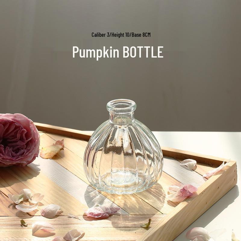 Retro Luxury Embossed Transparent French Glass Vase for Mini Flower Arrangements - Handmade Home Decor Piece
Retro Luxury Embossed Transparent French Glass Vase for Mini Flower Arrangements - Handmade Home Decor Piece