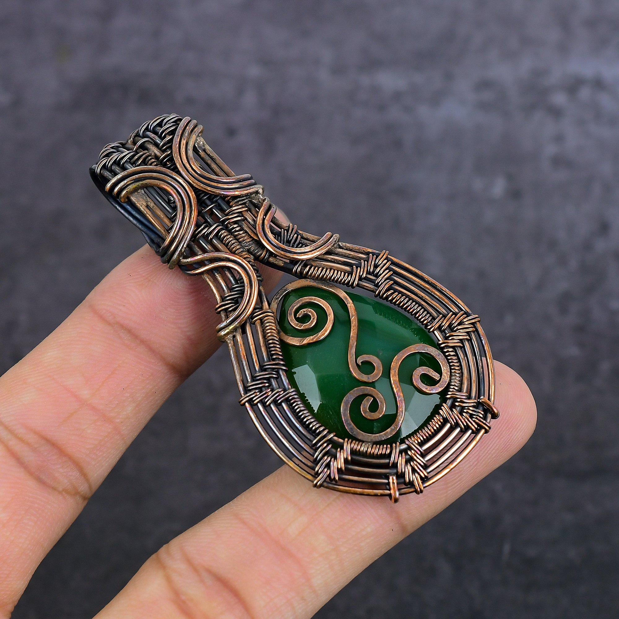 Emerald(Simulated) Gemstone Handmade Copper Wire Wrap Jewelry Pendant 2.76 i5o61
Emerald(Simulated) Gemstone Handmade Copper Wire Wrap Jewelry Pendant 2.76 i5o61