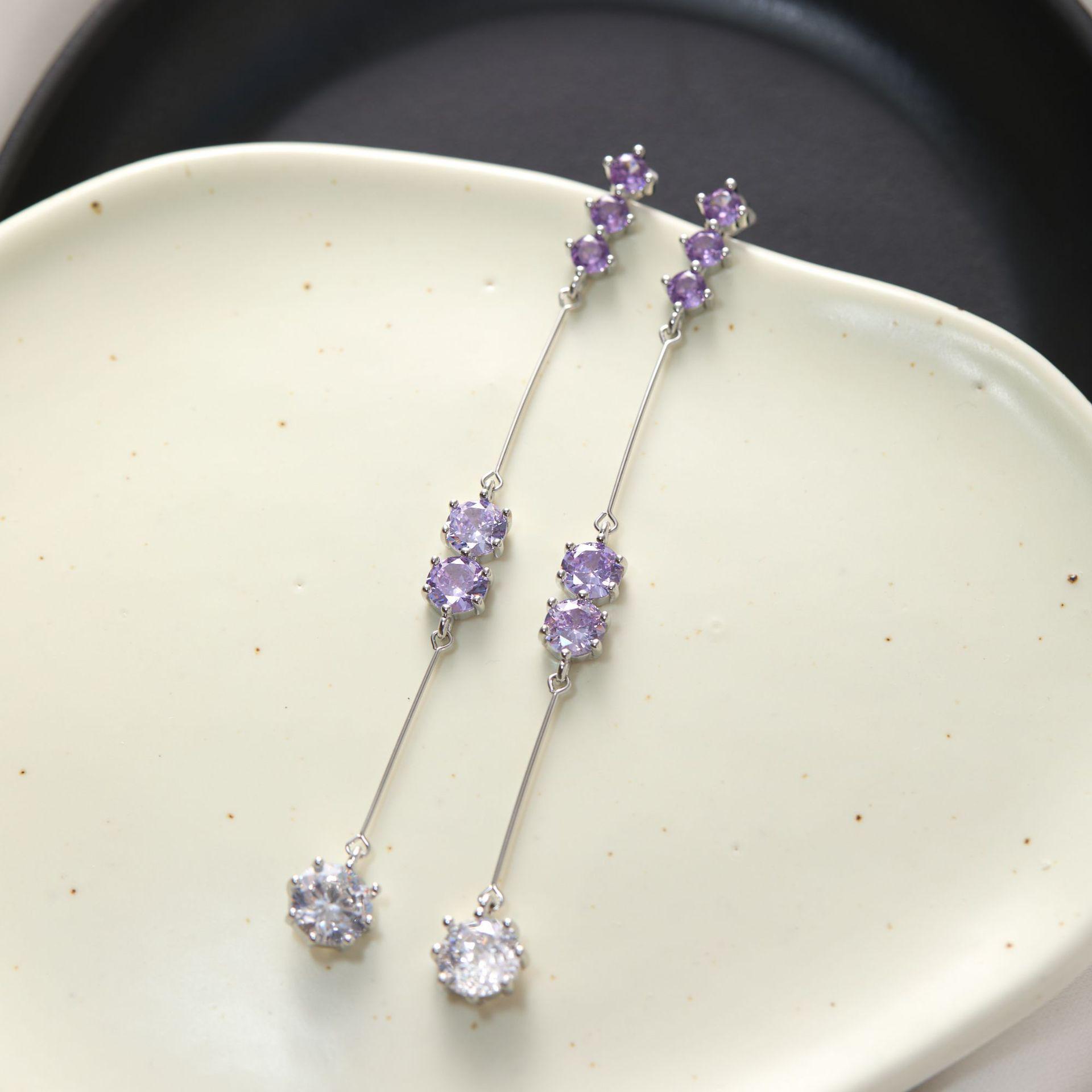 Elegant Purple Zircon Tassel Stud Earrings: Exquisite Forest-Style Jewelry for a High-End Look and Slimmer Appearance.
Elegant Purple Zircon Tassel Stud Earrings: Exquisite Forest-Style Jewelry for a High-End Look and Slimmer Appearance.