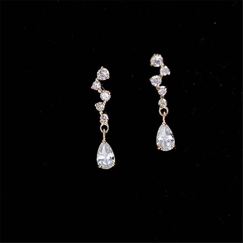 925 Sterling Silver Plated 14k Gold Micro-inlaid Zircon Small Sparkling Crystal Earrings Women Fashion Party Jewelry Accessories Gold
925 Sterling Silver Plated 14k Gold Micro-inlaid Zircon Small Sparkling Crystal Earrings Women Fashion Party Jewelry Accessories Gold