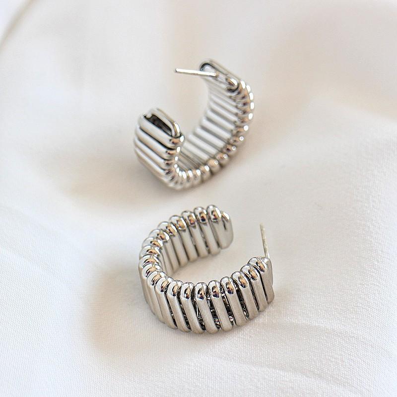 Female Atmospheric Bold Personality Earrings срібний
Female Atmospheric Bold Personality Earrings срібний
