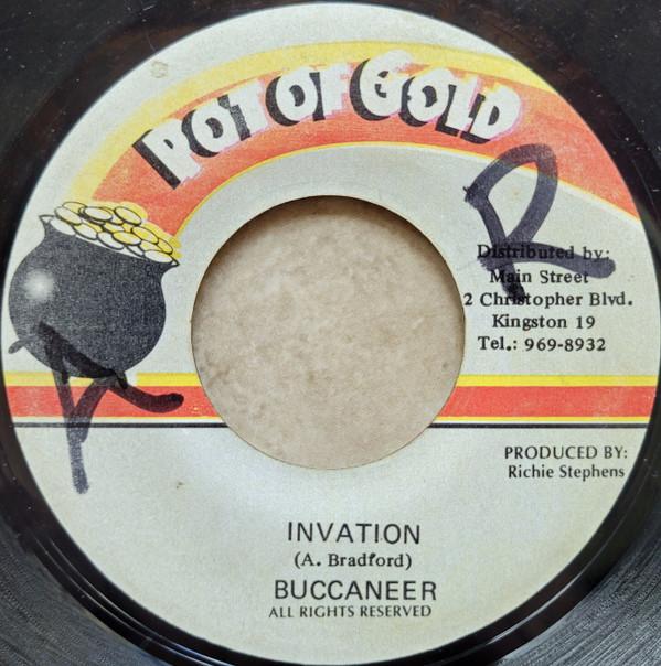 7inch Record BUCCANEER - Invation NONE Pot Of Gold Jamaica Reggae, Ska & Dub Used
7inch Record BUCCANEER - Invation NONE Pot Of Gold Jamaica Reggae, Ska & Dub Used