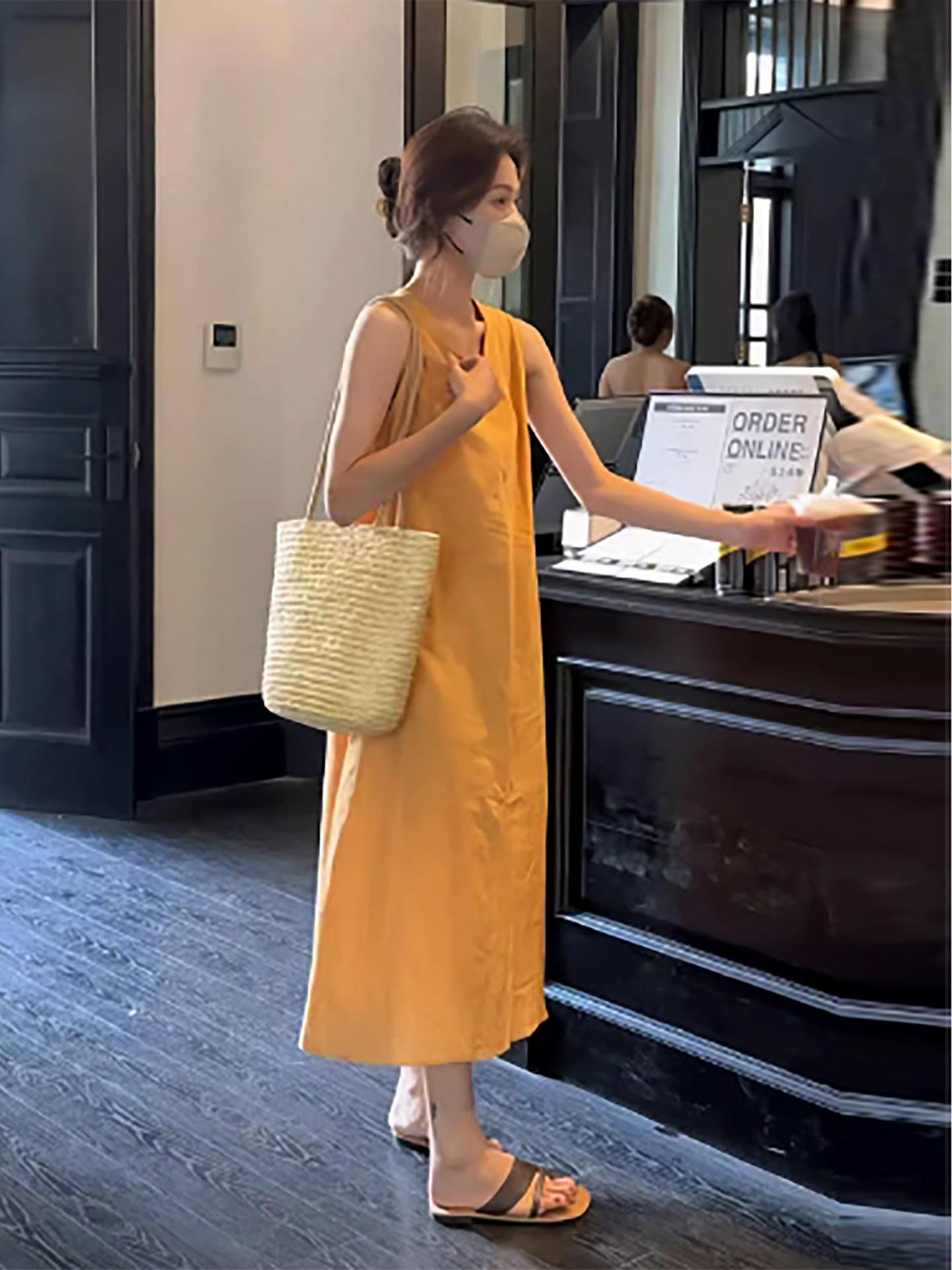 Korea Dongdaemun 2025 Summer Sleeveless Loose Midi Dress for Women XL (120-130)
Korea Dongdaemun 2025 Summer Sleeveless Loose Midi Dress for Women XL (120-130)