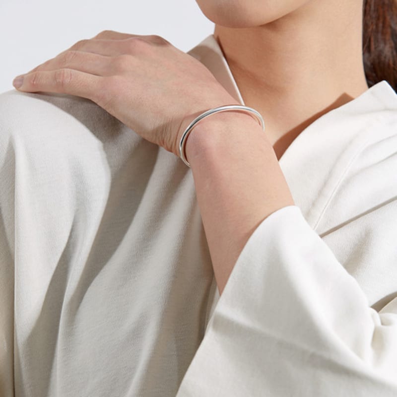 MARSBOM minimal line bracelet silver FREE
MARSBOM minimal line bracelet silver FREE