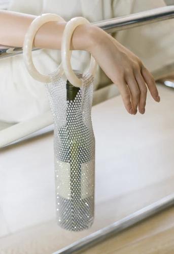 Portable Water Bottle Insulation Cup Bag, High Quality, Czech Diamond Handle Gift, Handwoven Shiny Cup Bag, Red Wine Bag 750 ml
Portable Water Bottle Insulation Cup Bag, High Quality, Czech Diamond Handle Gift, Handwoven Shiny Cup Bag, Red Wine Bag 750 ml