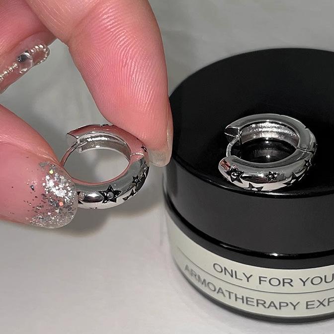 Retro Star Earrings High-end Niche Design Temperament Fashion Trendy Gift Elegant Lady s Classic Accessories
Retro Star Earrings High-end Niche Design Temperament Fashion Trendy Gift Elegant Lady s Classic Accessories