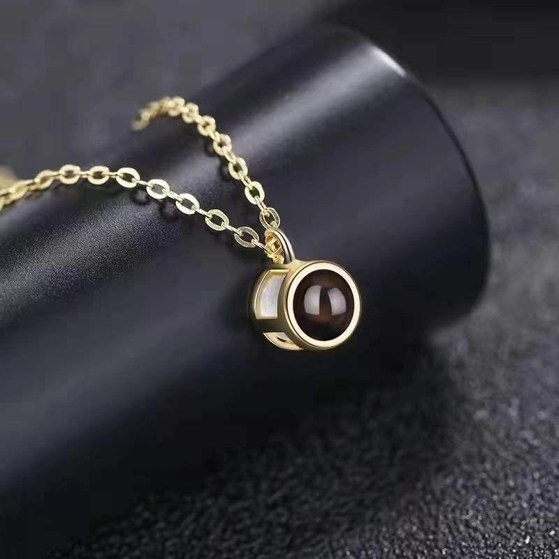 Європейська та американська багатомовна проекційна necklace Я тебе люблю з індивідуальним кулоном золотий
Європейська та американська багатомовна проекційна necklace Я тебе люблю з індивідуальним кулоном золотий
