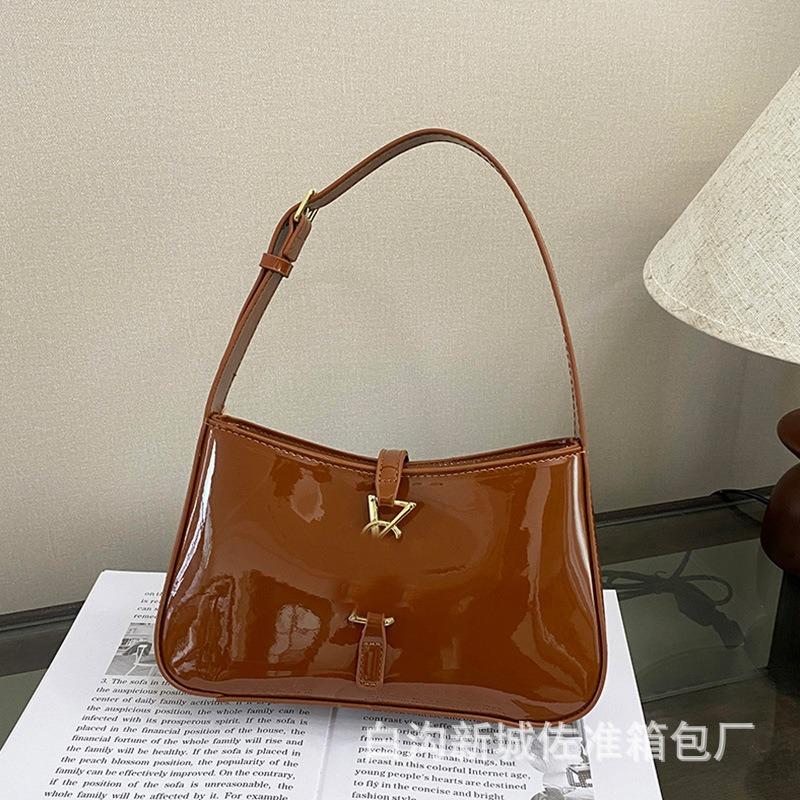 Женская сумка новая модная сумка-подмышка популярная универсальная высококлассная сумка на плечо женская коричневый
Женская сумка новая модная сумка-подмышка популярная универсальная высококлассная сумка на плечо женская коричневый