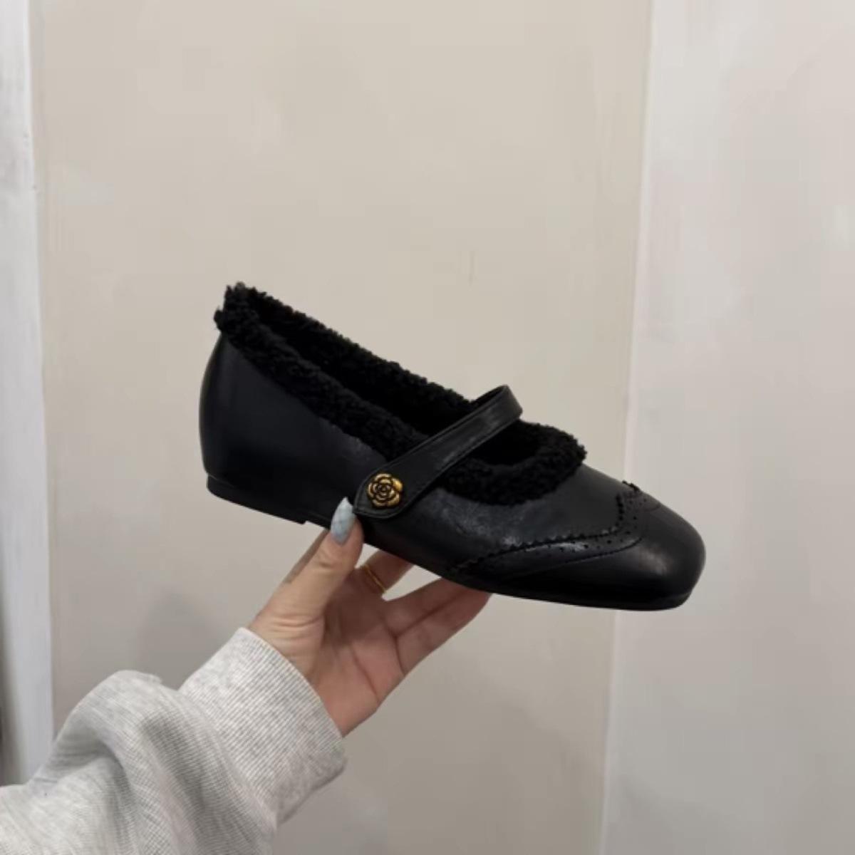 First encounter in season heightening velvet Mary Jane shoes small fragrant season evening rivet list 40
First encounter in season heightening velvet Mary Jane shoes small fragrant season evening rivet list 40