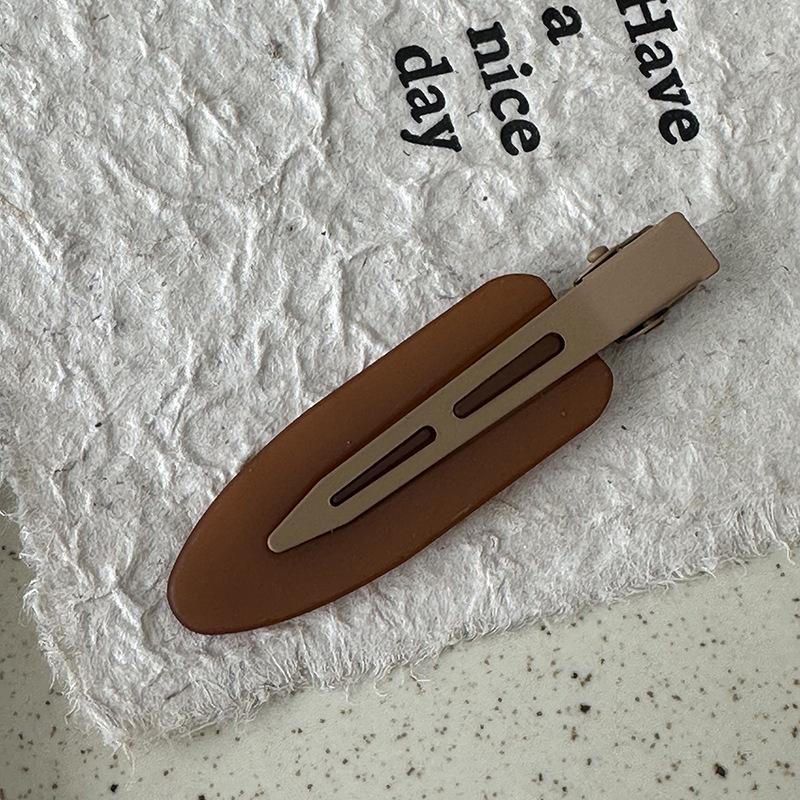 Korean Style Frosted Duckbill Hair Clips for Side Bangs
Korean Style Frosted Duckbill Hair Clips for Side Bangs