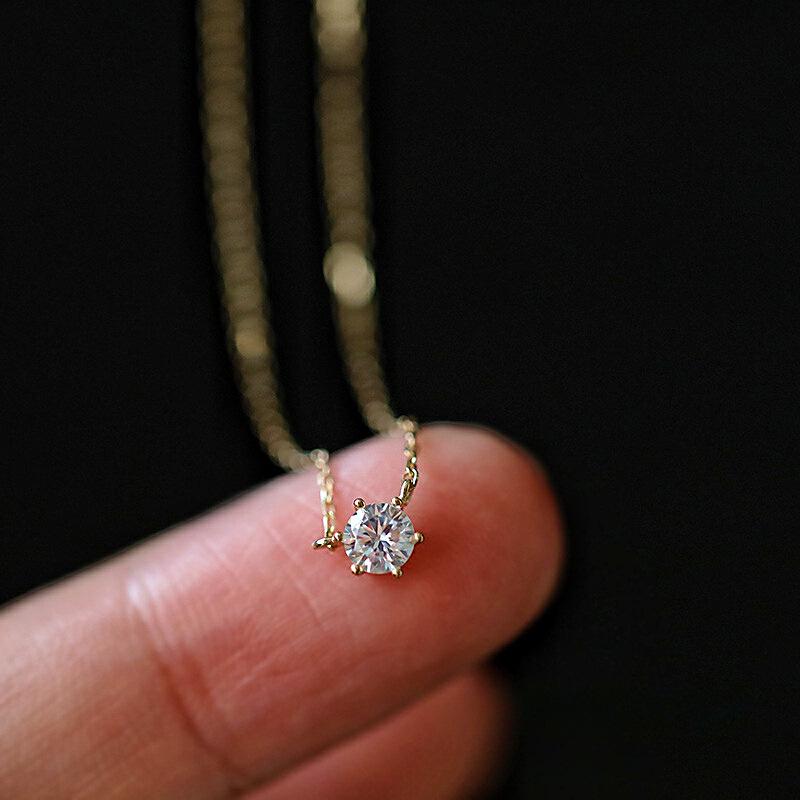 14K Gold-Plated Sterling Silver Necklace with Single Zirconia Pendant - Classic, Versatile Clavicle Chain for Women in Ins Style Gold (Adjustable 45cm)
14K Gold-Plated Sterling Silver Necklace with Single Zirconia Pendant - Classic, Versatile Clavicle Chain for Women in Ins Style Gold (Adjustable 45cm)