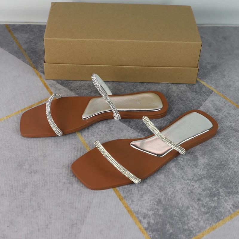 Модные роскошные дизайнерские женские тапочки, летние тонкие плоские шлепанцы 2024 года, новые модные женские сандалии, роскошные дизайнерские туфли с квадратным носком 37 серебряный
Модные роскошные дизайнерские женские тапочки, летние тонкие плоские шлепанцы 2024 года, новые модные женские сандалии, роскошные дизайнерские туфли с квадратным носком 37 серебряный