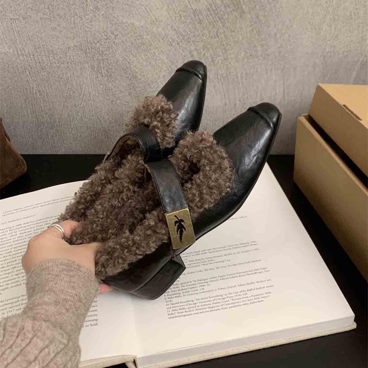 Туфли женские кожаные на толстом каблуке, термообработанные хлопковые туфли из британского бархата, зимние новые пушистые туфли, женская верхняя одежда, туфли Мэри Джейн на среднем каблуке 40
Туфли женские кожаные на толстом каблуке, термообработанные хлопковые туфли из британского бархата, зимние новые пушистые туфли, женская верхняя одежда, туфли Мэри Джейн на среднем каблуке 40