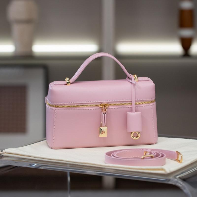 2025 New Genuine Leather Women s Bag Tire Leather 23 Lunch Box Bag Mini Small Square Bag Hand-held Single Shoulder Diagonal Cross Bag 23x13x8cm
2025 New Genuine Leather Women s Bag Tire Leather 23 Lunch Box Bag Mini Small Square Bag Hand-held Single Shoulder Diagonal Cross Bag 23x13x8cm