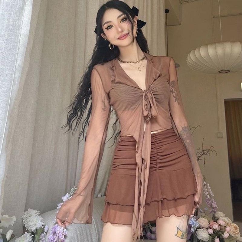 Spicy Girl Women s V-Neck Lace-Up See-Through Crop Top: Long Sleeve, Slimming Cardigan with Flare Sleeves. One Size зелений
Spicy Girl Women s V-Neck Lace-Up See-Through Crop Top: Long Sleeve, Slimming Cardigan with Flare Sleeves. One Size зелений