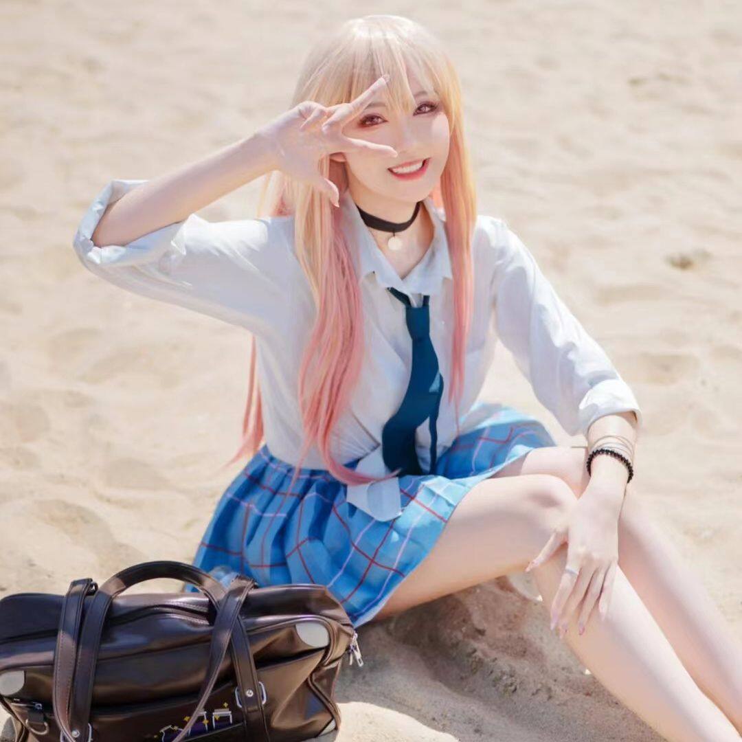 Косплей аниме My Dress Up Darling Marin Kitagawa JK, униформа, рубашка, юбка, карнавальный костюм на Хэллоуин, костюмы для косплея
Косплей аниме My Dress Up Darling Marin Kitagawa JK, униформа, рубашка, юбка, карнавальный костюм на Хэллоуин, костюмы для косплея