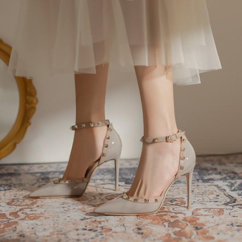 Fashion Pointed Toe Stiletto Fashion Ladies Rivets High Heels Ladies Big Sexy High Heel Sandals Woman Shoes High Heels Chaussure Femme 34
Fashion Pointed Toe Stiletto Fashion Ladies Rivets High Heels Ladies Big Sexy High Heel Sandals Woman Shoes High Heels Chaussure Femme 34