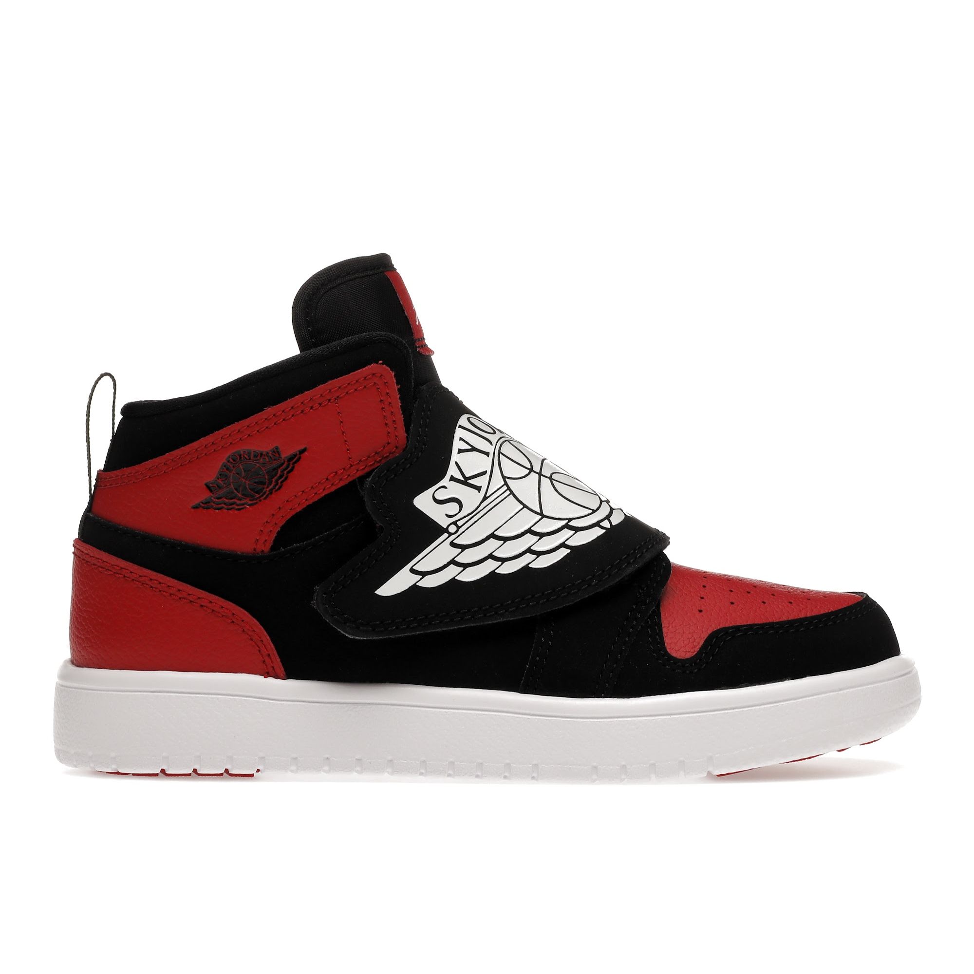 Детские кроссовки Air Jordan Sky Jordan 1 PS Bred черный, белый, спортивный, красный BQ7197-001
Детские кроссовки Air Jordan Sky Jordan 1 PS Bred черный, белый, спортивный, красный BQ7197-001