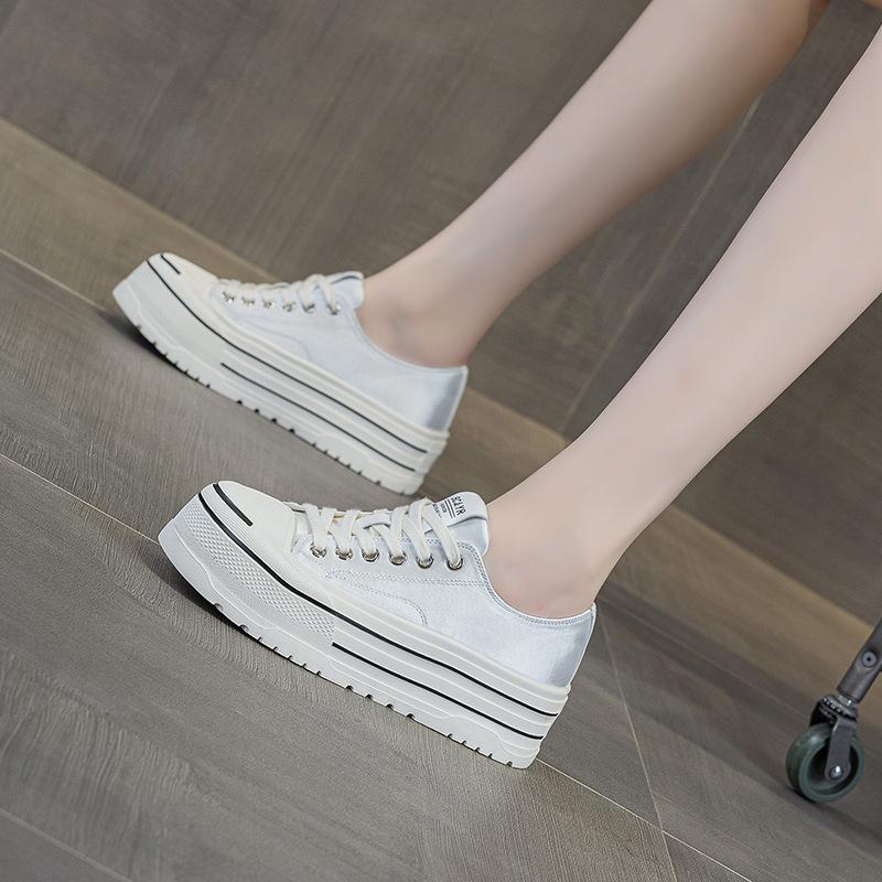 Platform white shoes female summer students casual fashion versatile low-top platform heightening canvas shoes women s shoes 40
Platform white shoes female summer students casual fashion versatile low-top platform heightening canvas shoes women s shoes 40