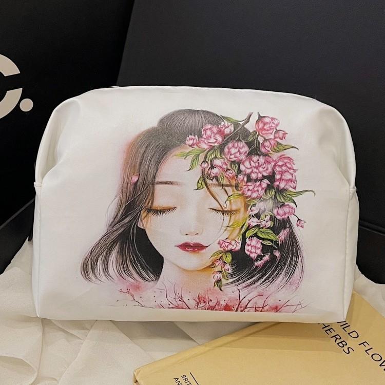 Cosmetic bag, zipper, cute cosmetic bag, simple and fashionable pencil bag, available. Storage bag
Cosmetic bag, zipper, cute cosmetic bag, simple and fashionable pencil bag, available. Storage bag