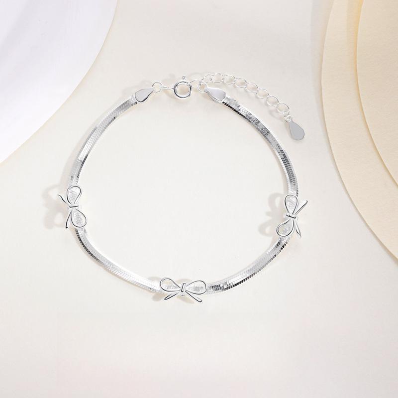 Snake Bone Chain Bow Bracelet Women s Niche Light Luxury High-end Design Hand Jewelry Women
Snake Bone Chain Bow Bracelet Women s Niche Light Luxury High-end Design Hand Jewelry Women