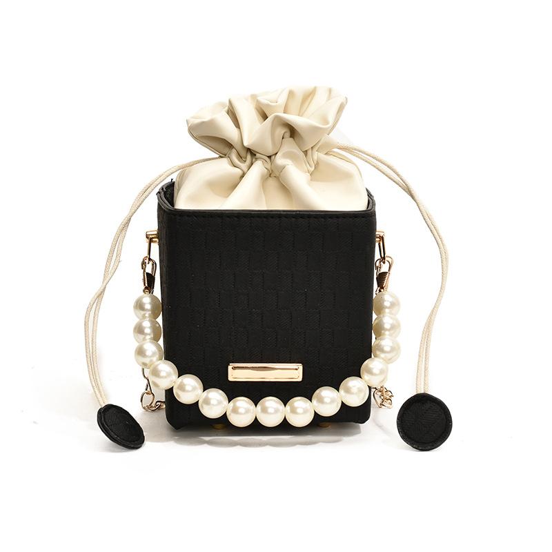 2024 осень и зима новая модная женская сумка с жемчужной цепочкой квадратная сумка-коробка высококачественная сумка-мессенджер с присосками чёрный
2024 осень и зима новая модная женская сумка с жемчужной цепочкой квадратная сумка-коробка высококачественная сумка-мессенджер с присосками чёрный