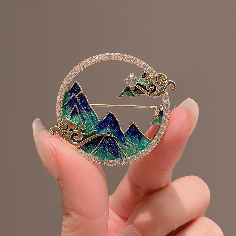 Mountains and rivers brooch women s exquisite corsage creative suit pin temperament high-end coat decorative gift
Mountains and rivers brooch women s exquisite corsage creative suit pin temperament high-end coat decorative gift