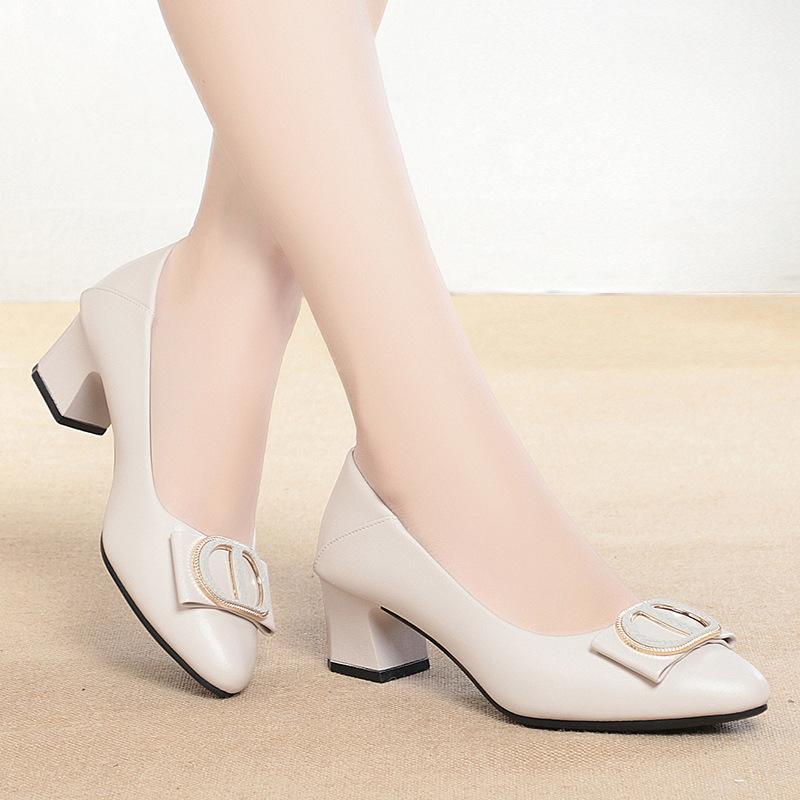 2025 Женские элегантные бежевые туфли с квадратным носком, женские туфли с металлическими аксессуарами, удобные милые туфли, простые, модные туфли на среднем каблуке 37(Foot23.5cm)
2025 Женские элегантные бежевые туфли с квадратным носком, женские туфли с металлическими аксессуарами, удобные милые туфли, простые, модные туфли на среднем каблуке 37(Foot23.5cm)