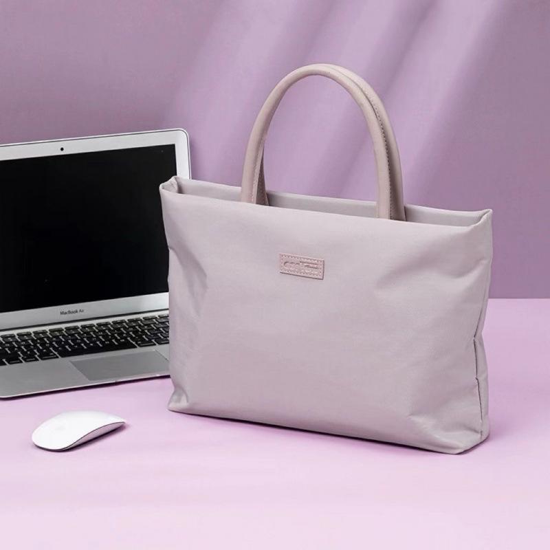Легкий ударостійкий жіночий портфель для ноутбука для роботи 14-inch (Includes Crossbody Strap)
Легкий ударостійкий жіночий портфель для ноутбука для роботи 14-inch (Includes Crossbody Strap)
