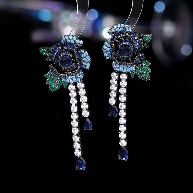 Women s Light Luxury Design Elegant Inlaid Zircon Rose Tassel Earrings Fashionable And Versatile Niche Design Earrings
Women s Light Luxury Design Elegant Inlaid Zircon Rose Tassel Earrings Fashionable And Versatile Niche Design Earrings