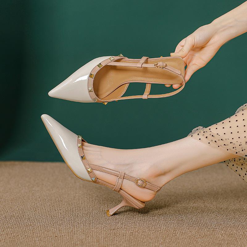Baotou sandals women s new rivets one-word buckle strap empty single shoes pointed high heels stiletto 39 абрикосовий
Baotou sandals women s new rivets one-word buckle strap empty single shoes pointed high heels stiletto 39 абрикосовий