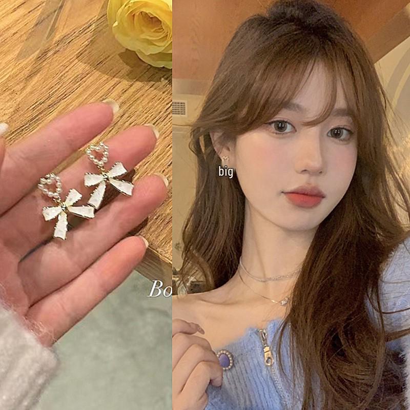 Sweet Pearl Heart Bow Stud Earrings S925 Silver Needle - 2022 Spring/Summer Collection
Sweet Pearl Heart Bow Stud Earrings S925 Silver Needle - 2022 Spring/Summer Collection